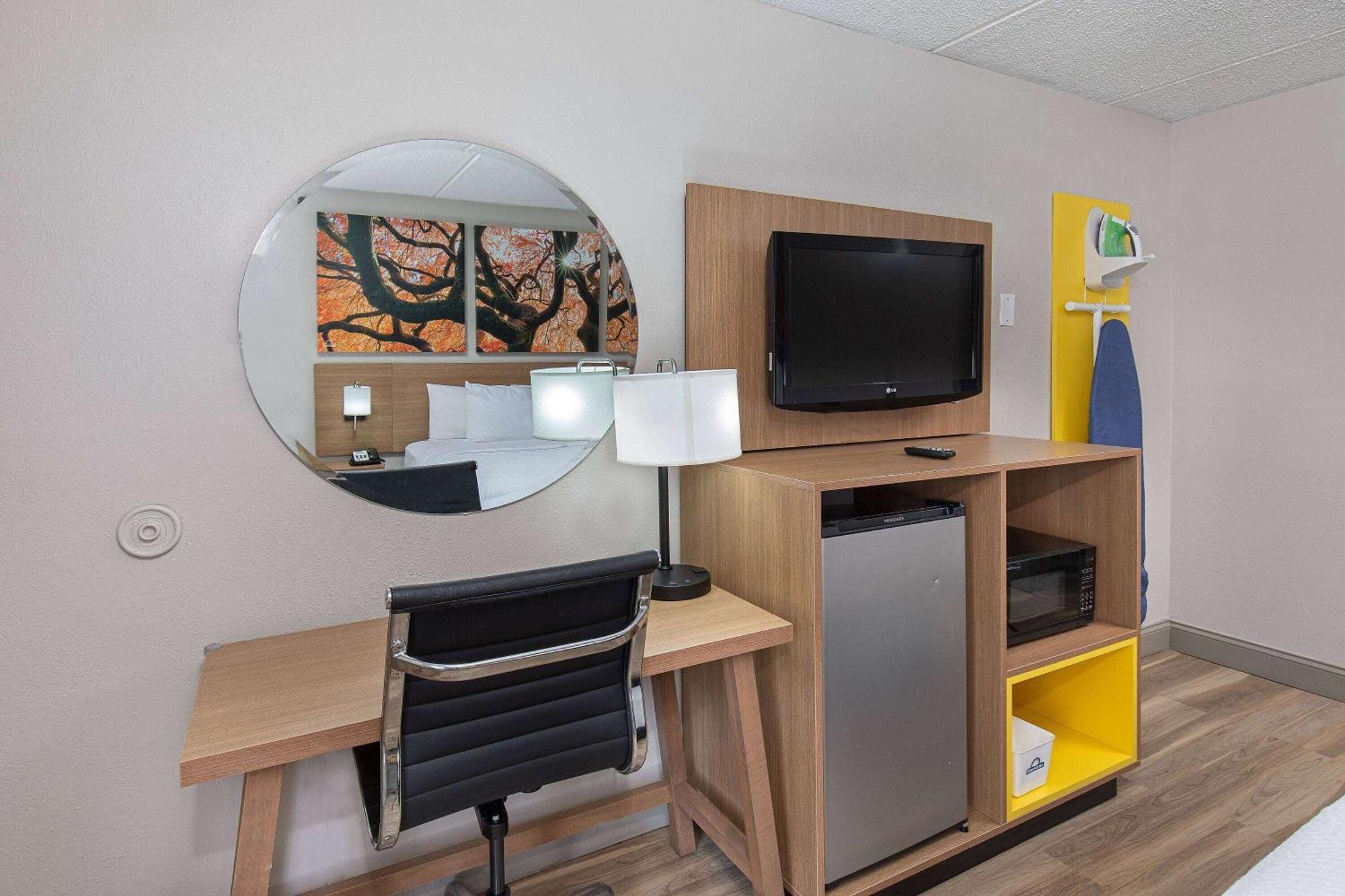 Days Inn By Wyndham Knoxville North Powell Exteriör bild
