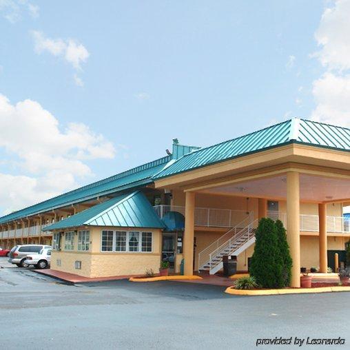 Days Inn By Wyndham Knoxville North Powell Exteriör bild